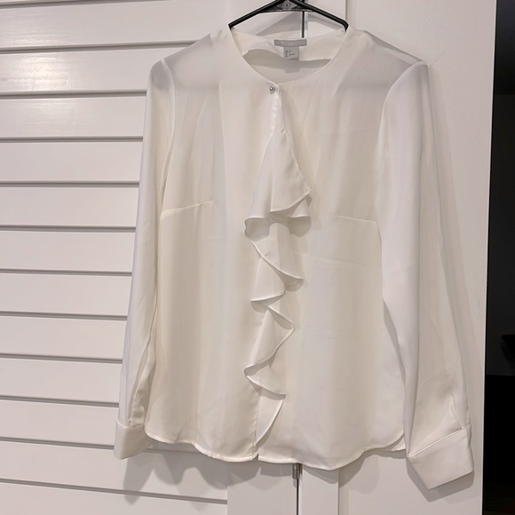 H&M Tops - White blouse with ruffles